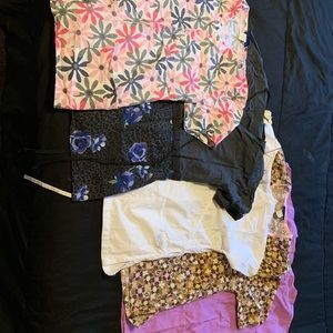 Lot of 5 scrubs tops size Medium